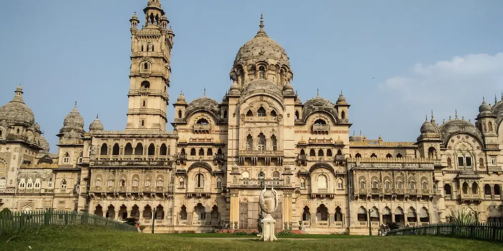 Ahmedabad to Vadodara Taxi Booking Ahmedabad to Vadodara Taxi Booking